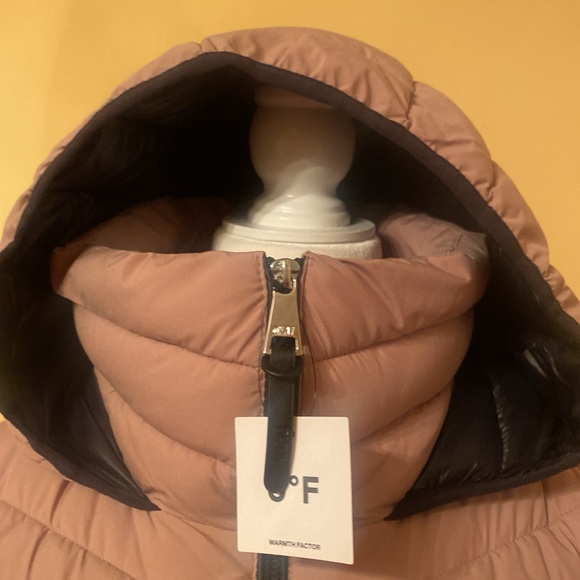 DKNY WOMEN’S BIB FRONT LIGHT WEIGHT PUFFER COAT NWT - Picture 8 of 16